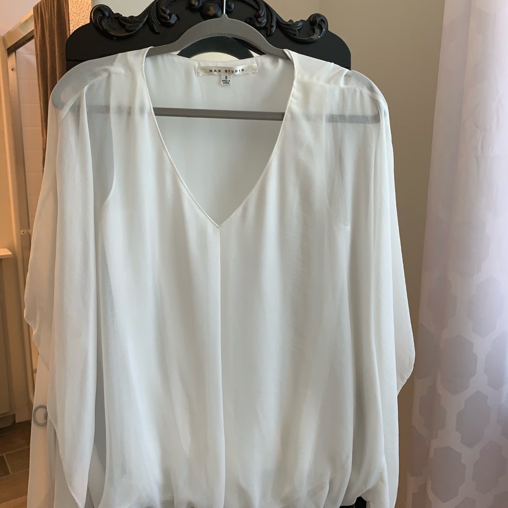NWOT beautiful chiffon top. Nordstrom.